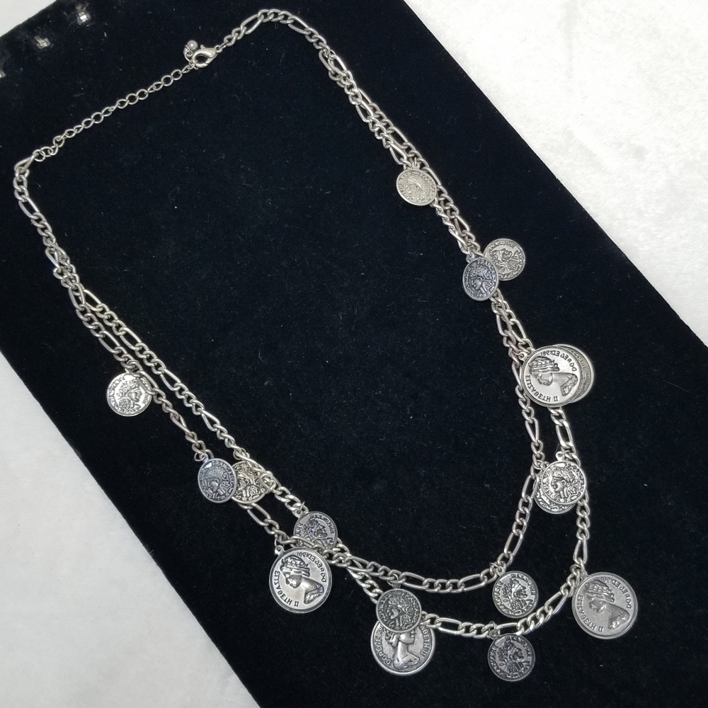 ๐น3/$15๐น Vintage Necklace Faux Elizabeth II Republique Francaise Coins - Picture 2 of 3